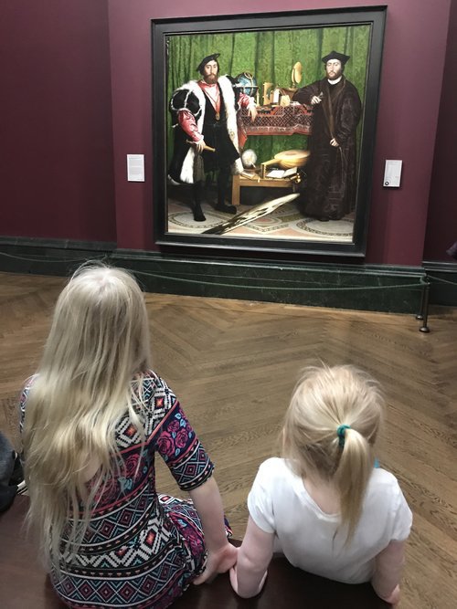 visiting an art museum with kids - object 